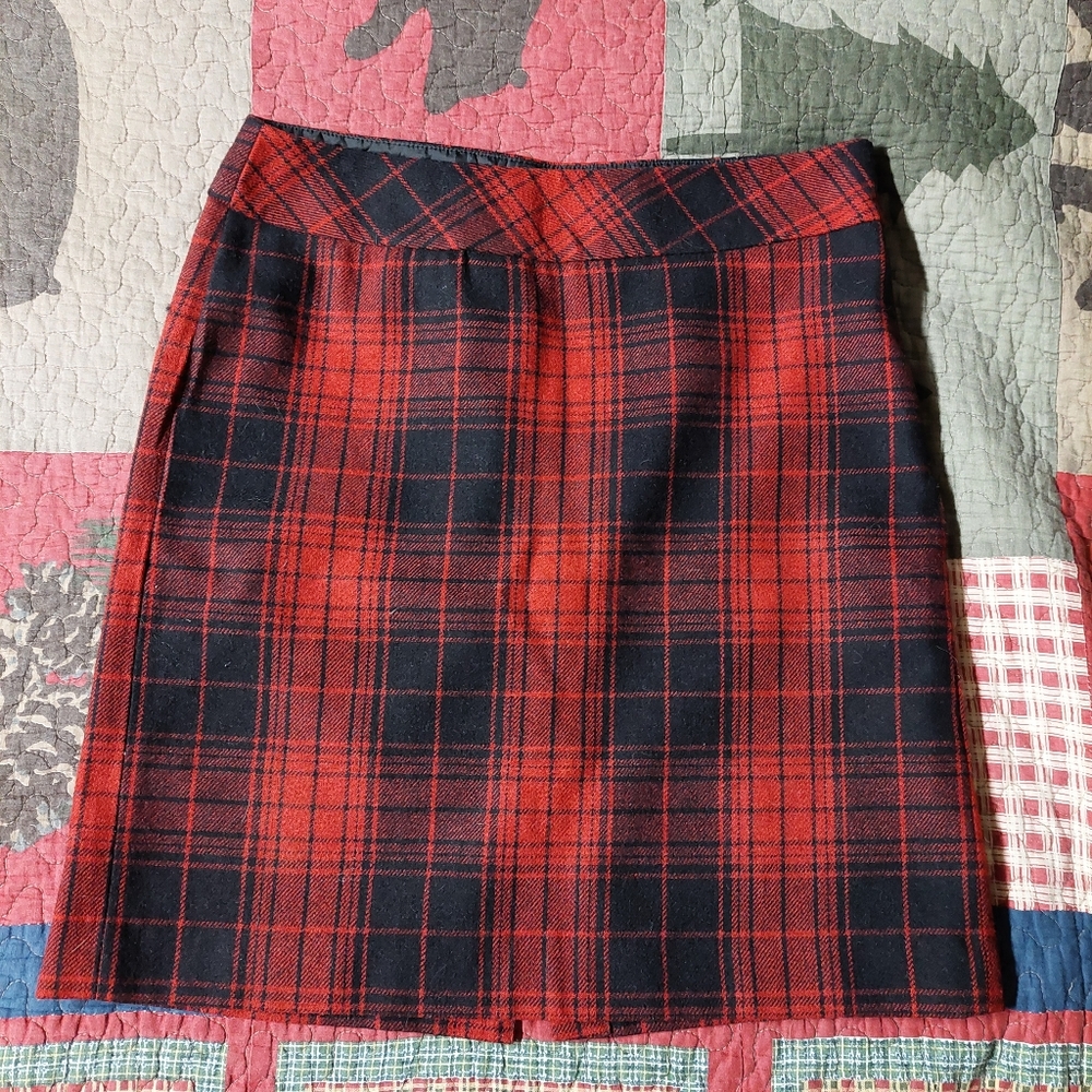Eddie Bauer Black and Red Plaid Tartan Skirt